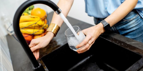 Jakie filtry do wody pitnej wybrać?