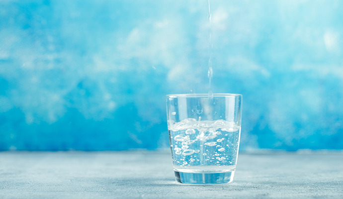 Filtrowanie wody - czy to się opłaca?